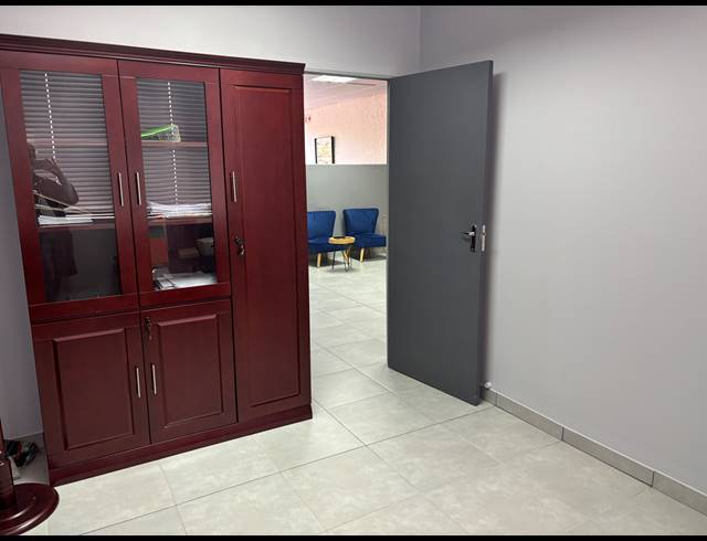 77M² OFFICE FOR SALE IN NELSPRUIT CENTRAL